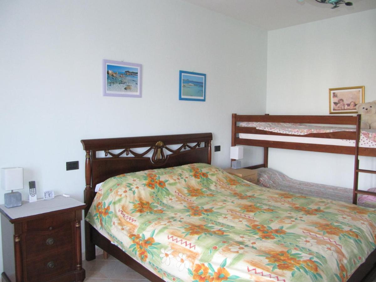Il Portico Bed & Breakfast Uras Eksteriør bilde
