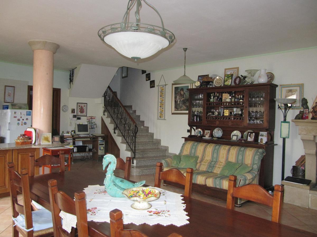Il Portico Bed & Breakfast Uras Eksteriør bilde